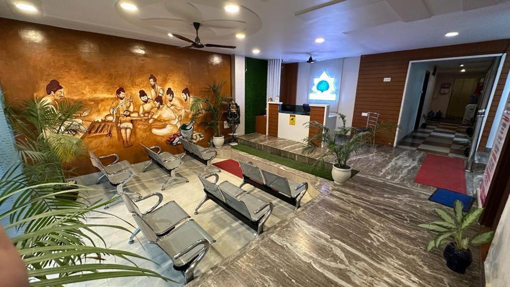 ורנאסי Hotel Aparajita מראה חיצוני תמונה