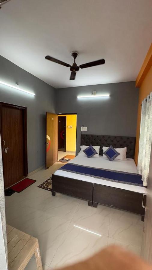 ורנאסי Hotel Aparajita מראה חיצוני תמונה