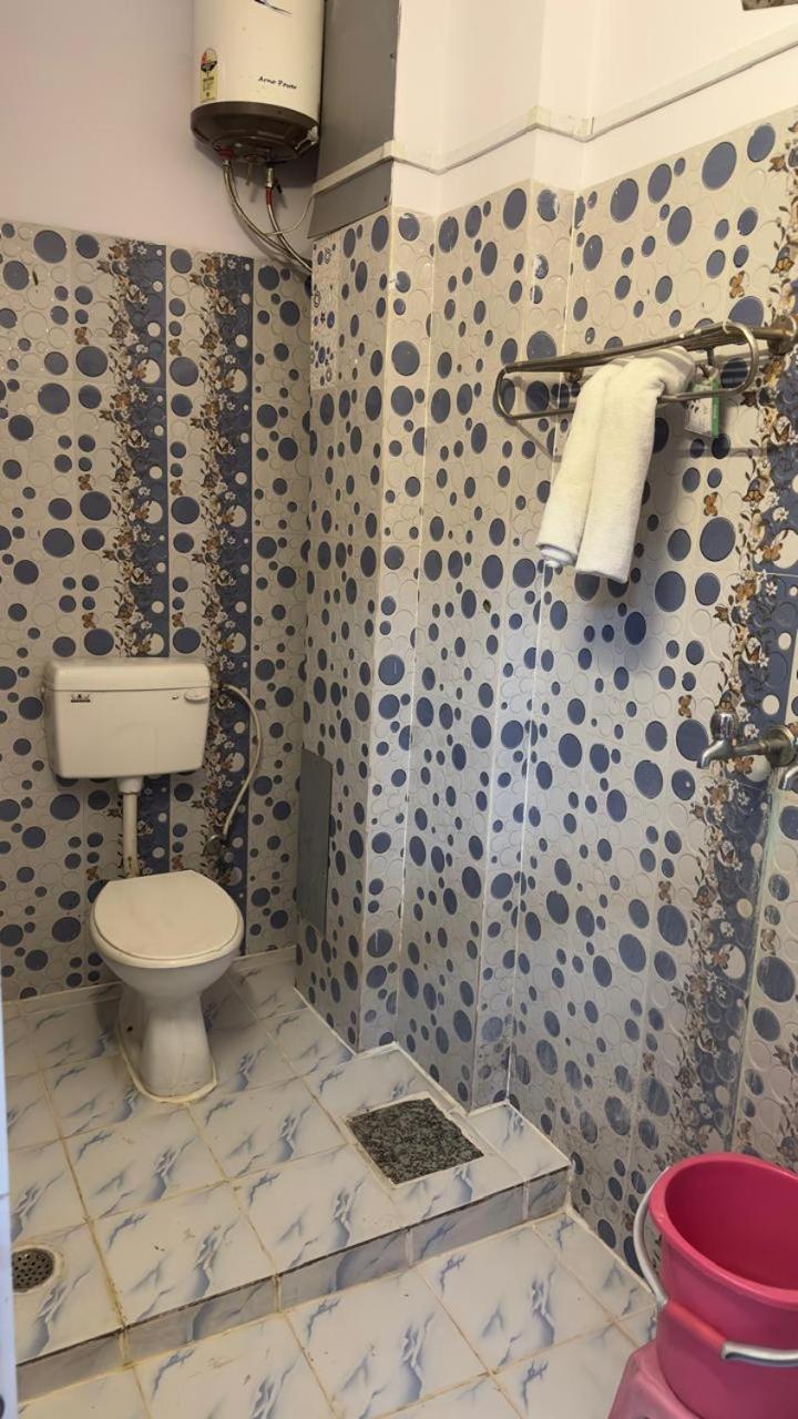 ורנאסי Hotel Aparajita מראה חיצוני תמונה