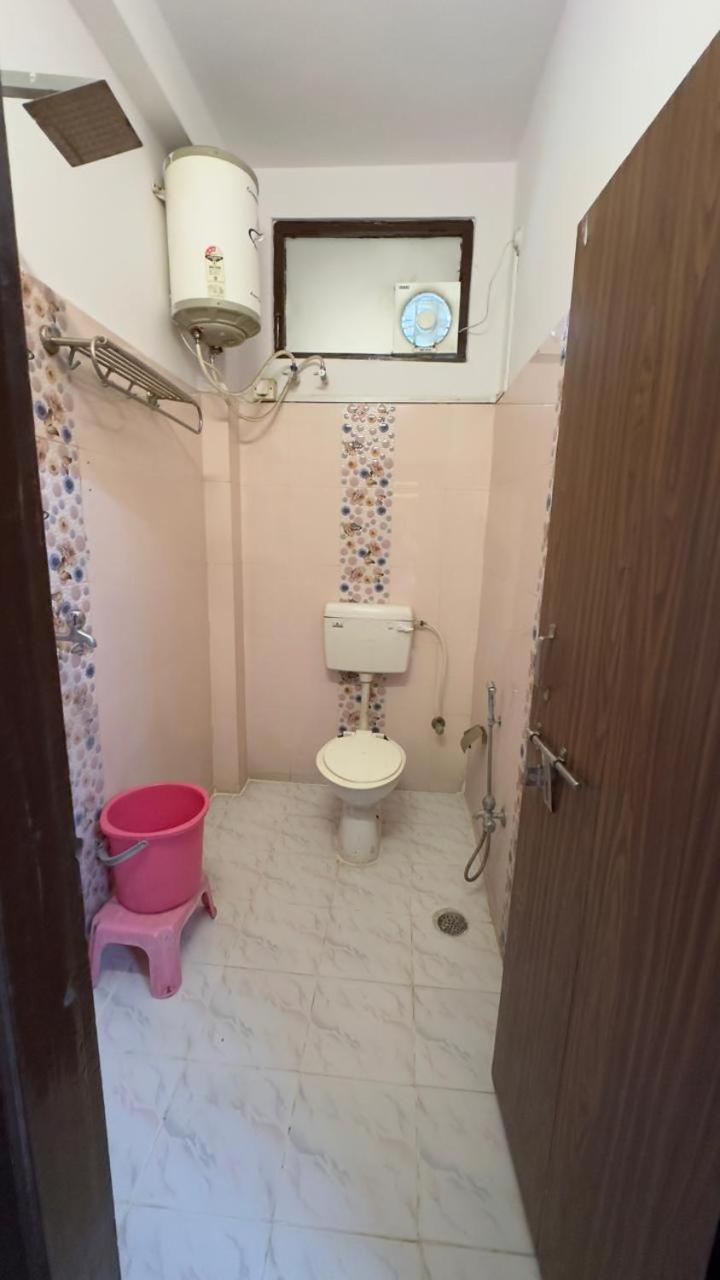 ורנאסי Hotel Aparajita מראה חיצוני תמונה